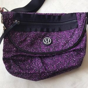 lululemon festival bag violet static powder rose